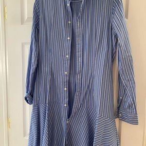 Adorable Ralph LAuren shirt dress. Flattering fit and flare size 10